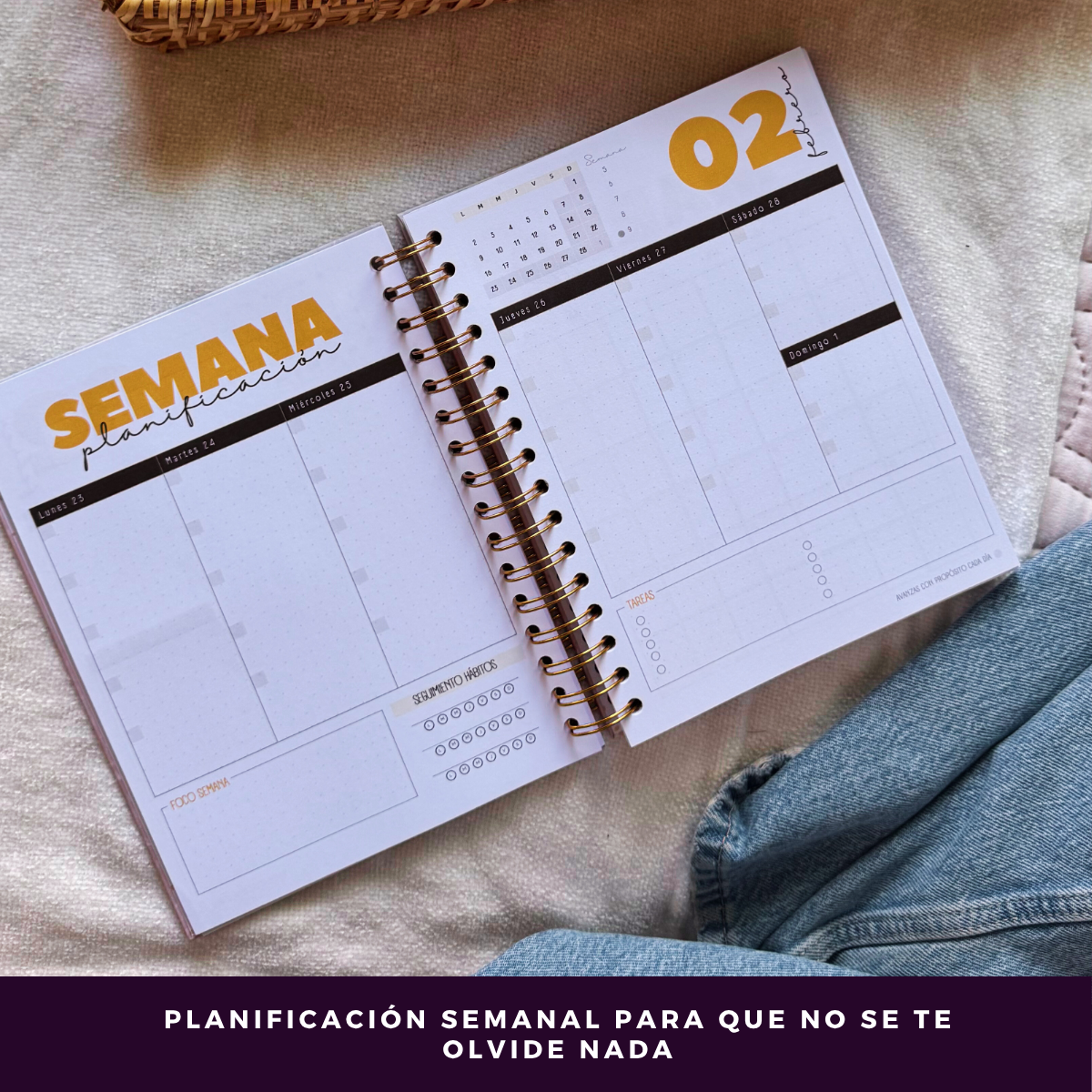 Agenda 2026 con fecha amarilla - Tareas diarias 12 meses